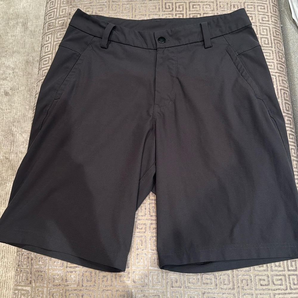 lululemon athletica ABC Classic-Fit Short 9" Obsidian gray size 32